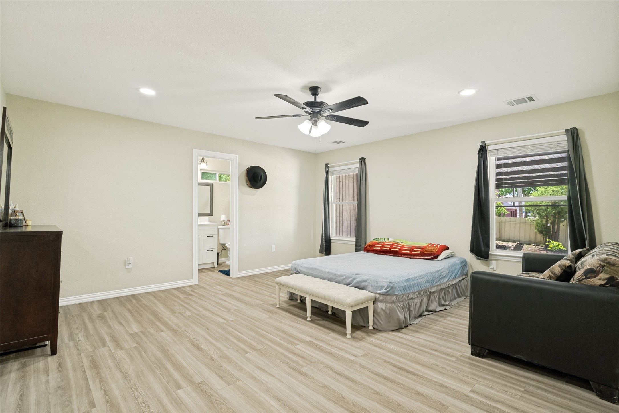 2666 Burton Avenue Fort Worth TX 76105