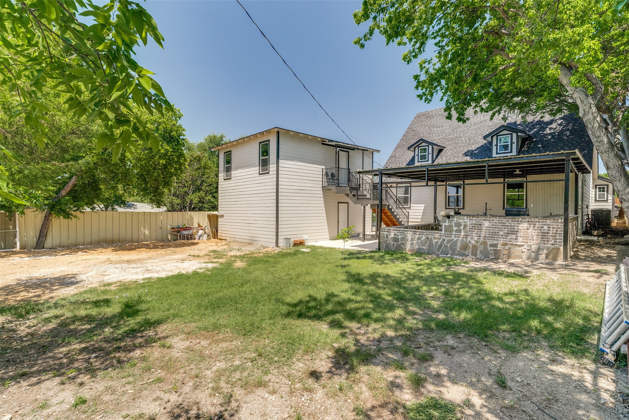 2666 Burton Avenue Fort Worth TX 76105