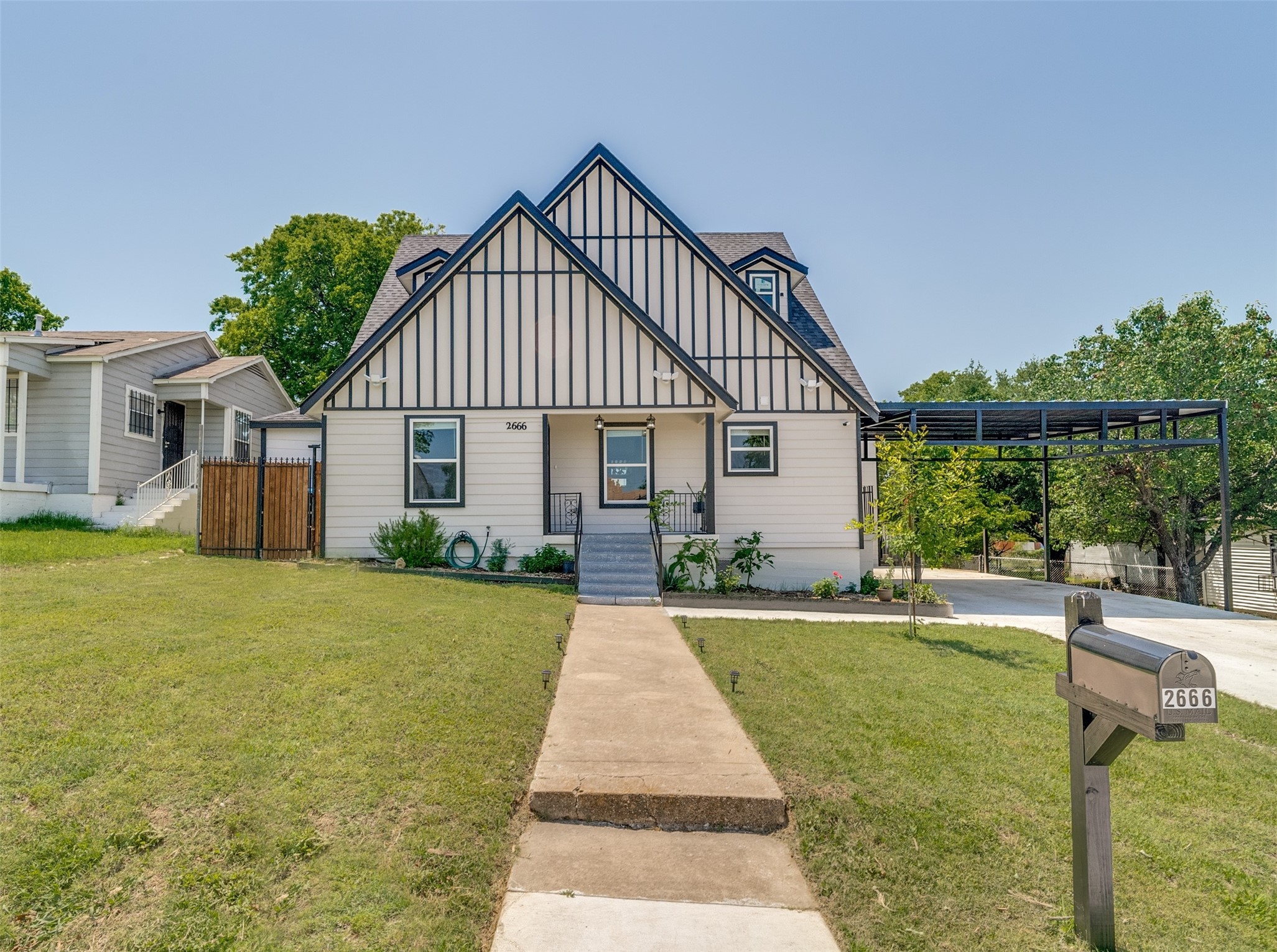 2666 Burton Avenue Fort Worth TX 76105