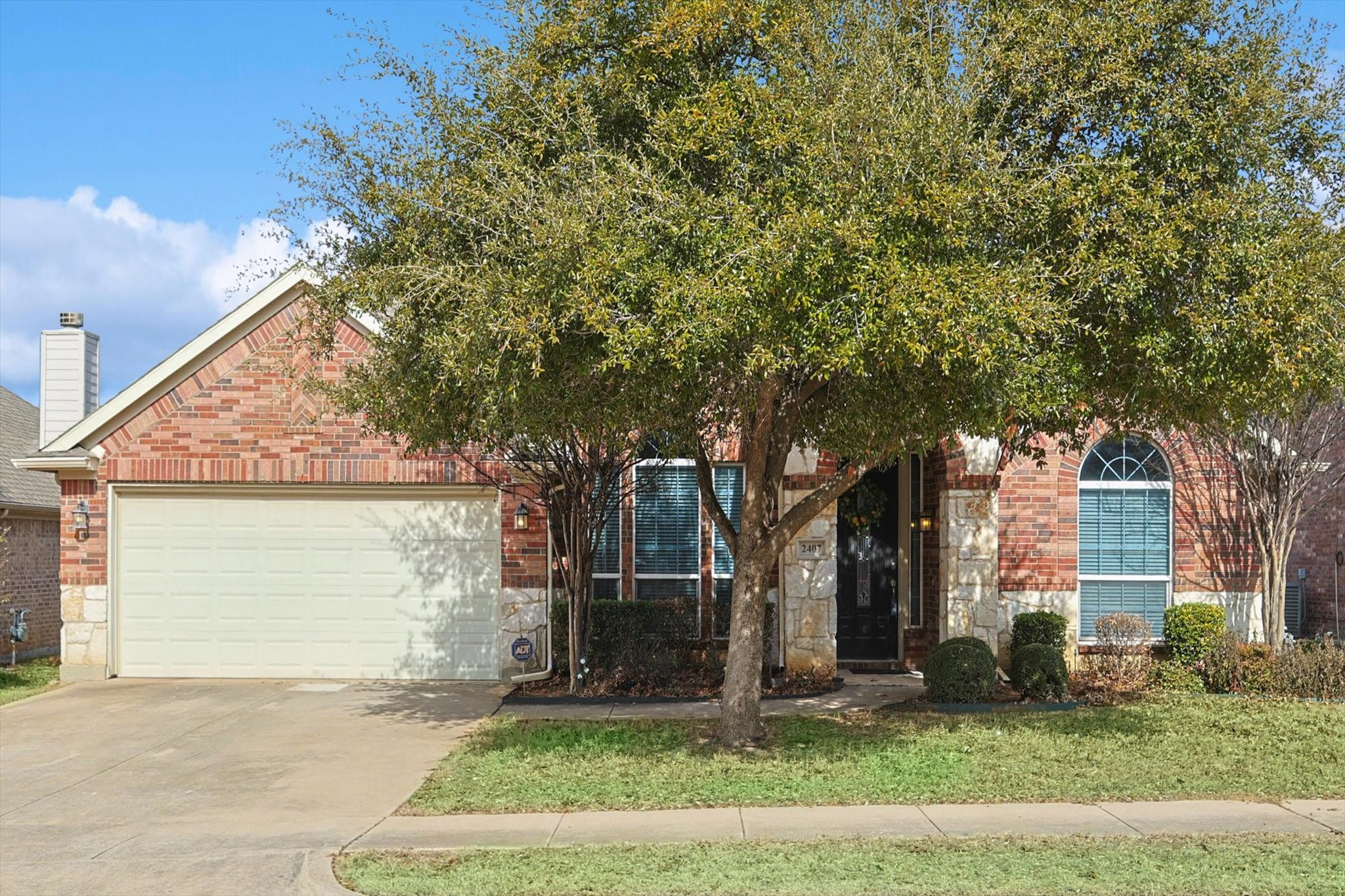 2407 Gulf Stream Lane Arlington TX 76001