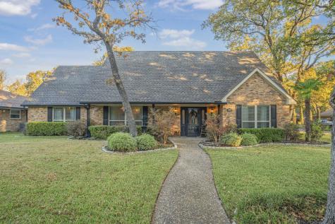 1936 Valley Oaks Court Irving TX 75061