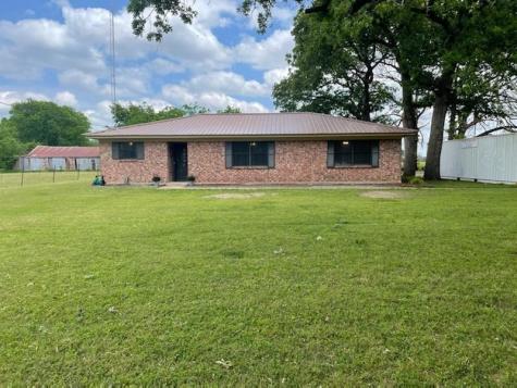 1017 County Road 15390 Deport TX 75435