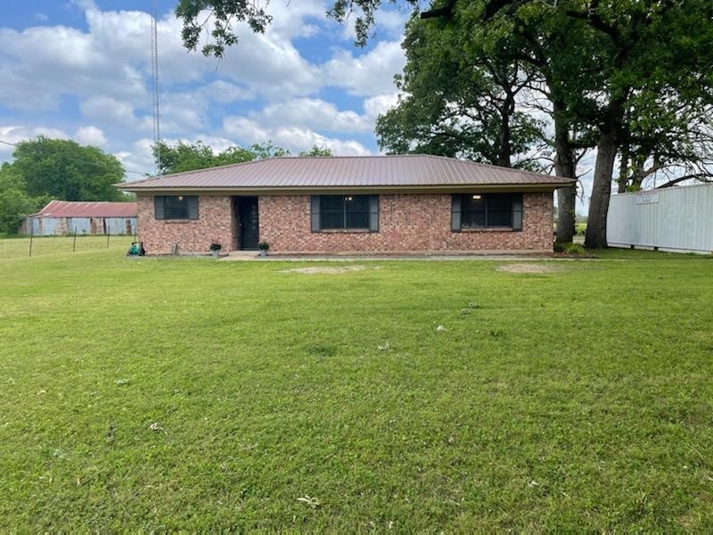 1017 County Road 15390 Deport TX 75435