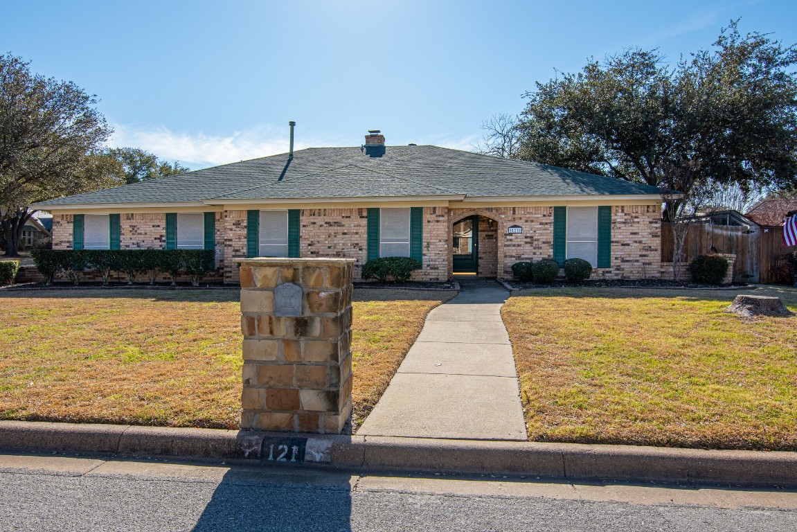 121 Shady Lake Court Hurst TX 76054