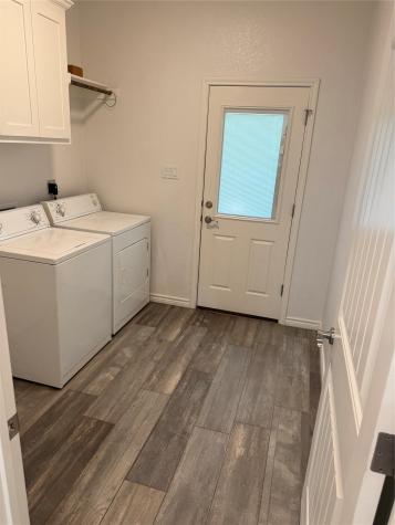 1211 W 6th Street Lampasas TX 76550