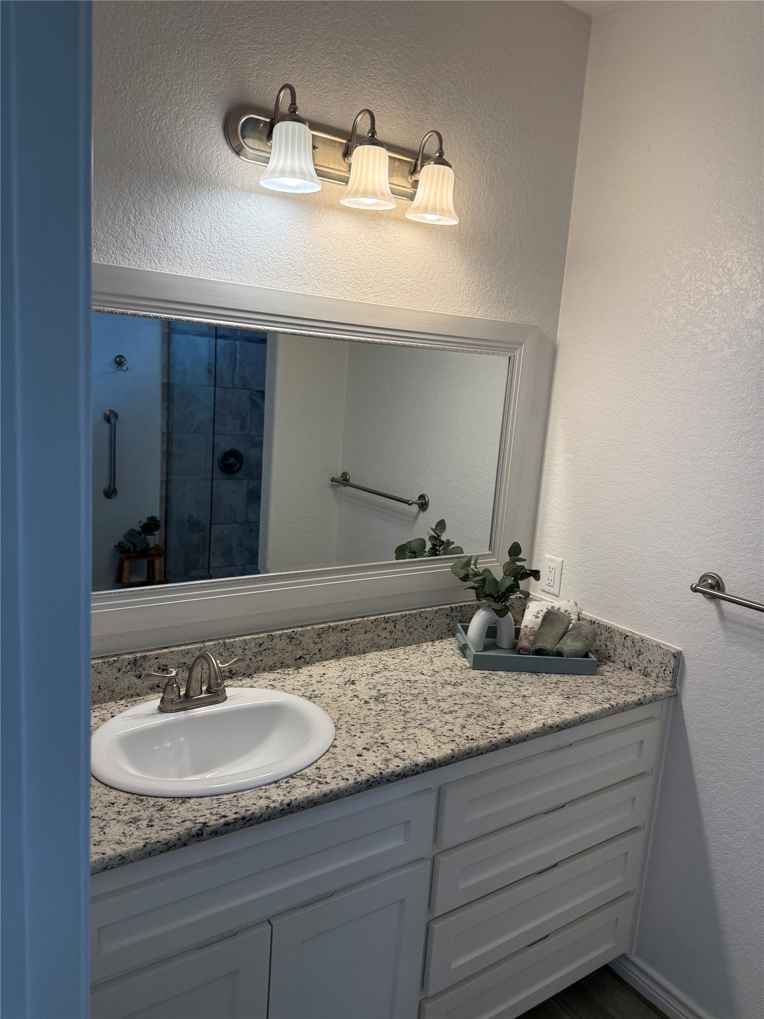1211 W 6th Street Lampasas TX 76550