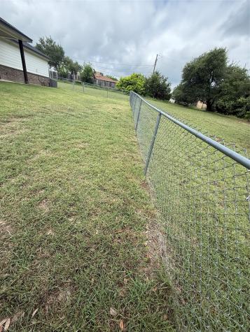 1211 W 6th Street Lampasas TX 76550