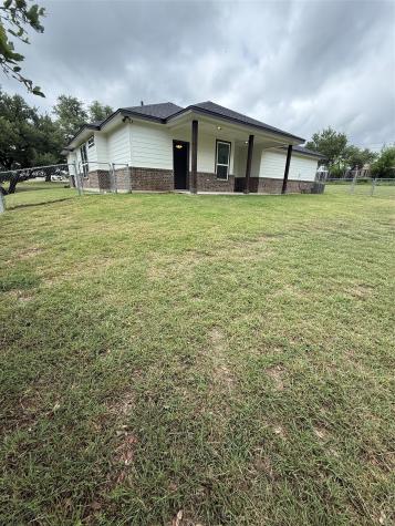 1211 W 6th Street Lampasas TX 76550