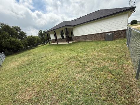 1211 W 6th Street Lampasas TX 76550