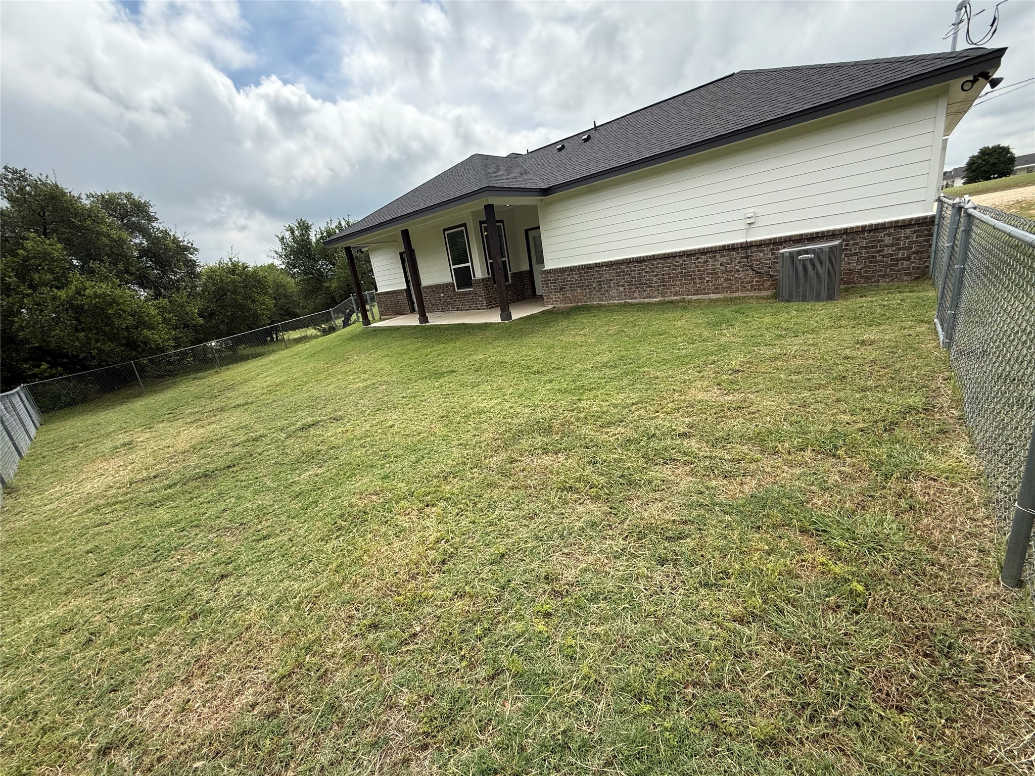 1211 W 6th Street Lampasas TX 76550