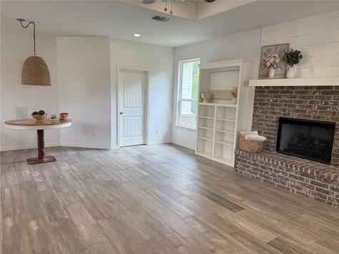 1211 W 6th Street Lampasas TX 76550