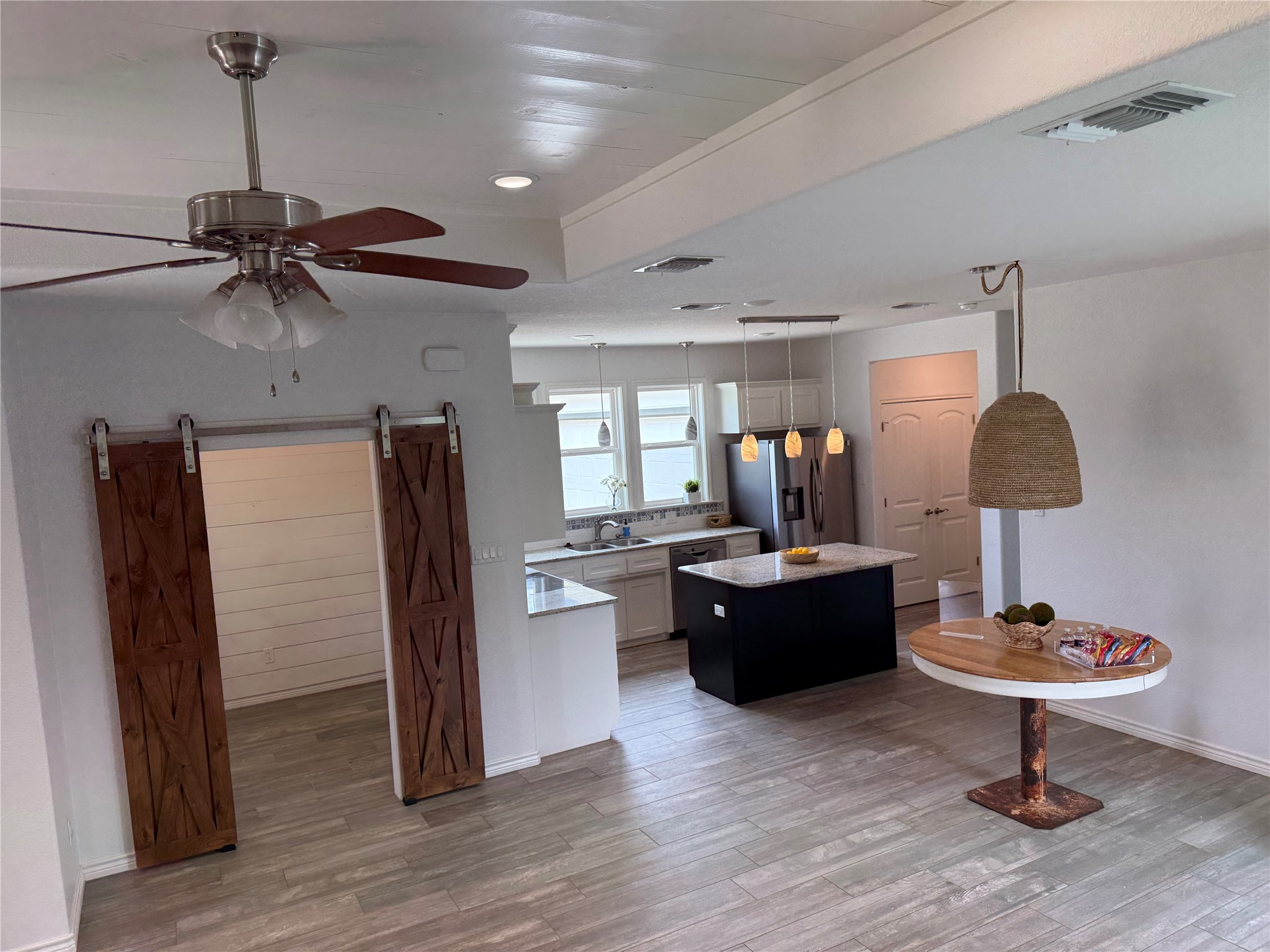 1211 W 6th Street Lampasas TX 76550
