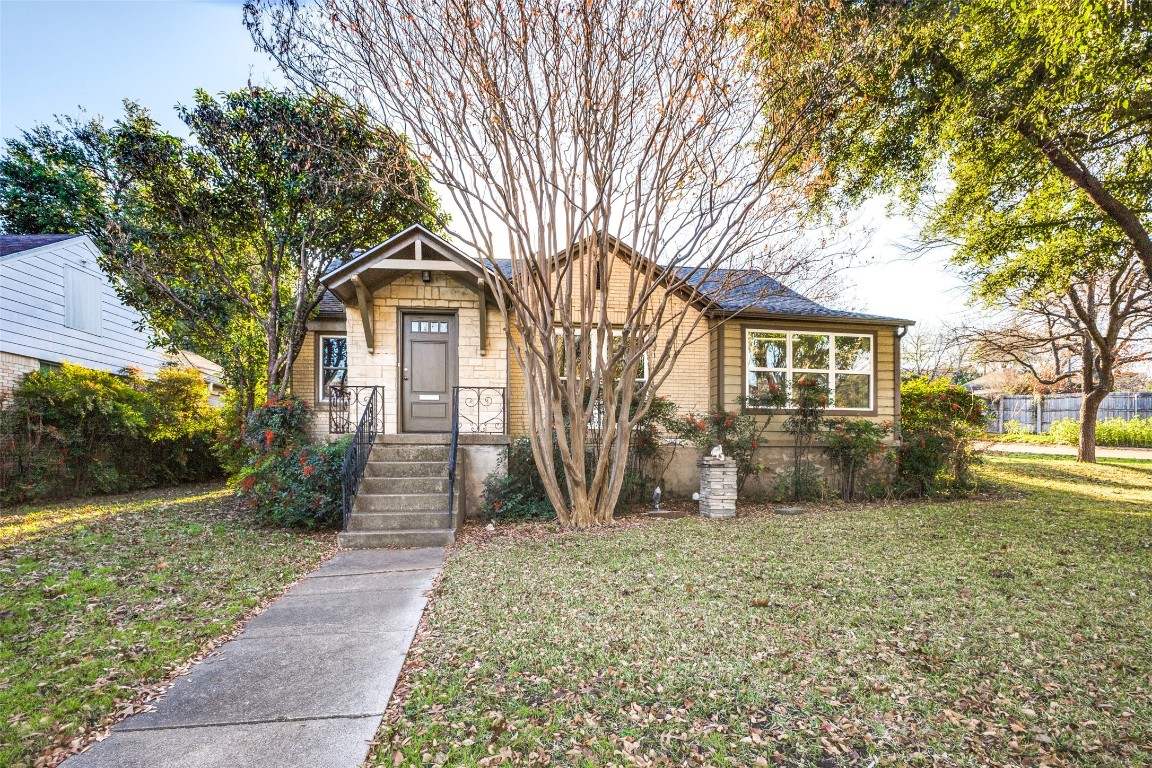 1526 Elmwood Boulevard Dallas TX 75224
