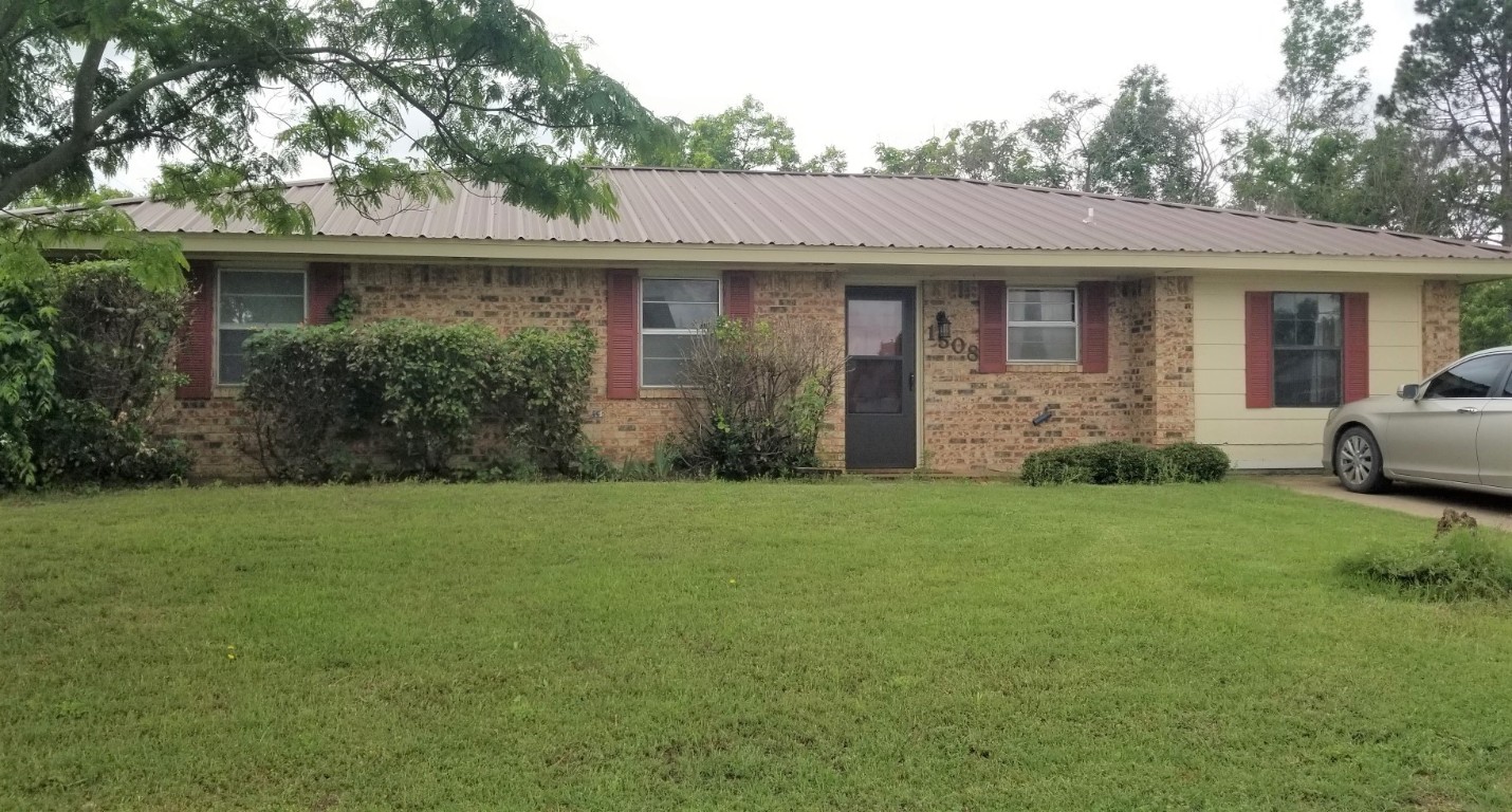 1508 Martha Street Bowie TX 76230