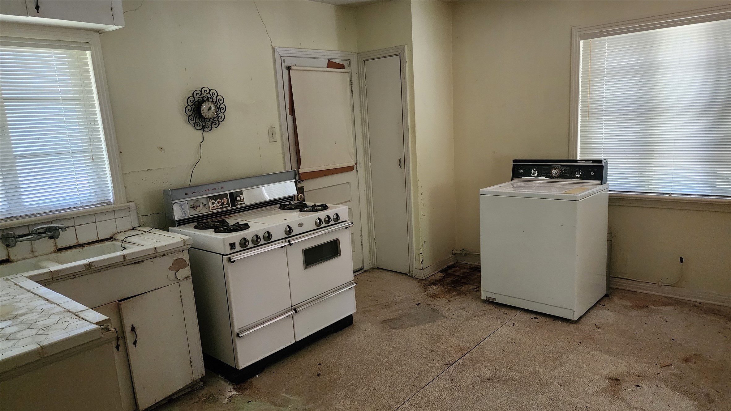 1918 Elmwood Boulevard Dallas TX 75224