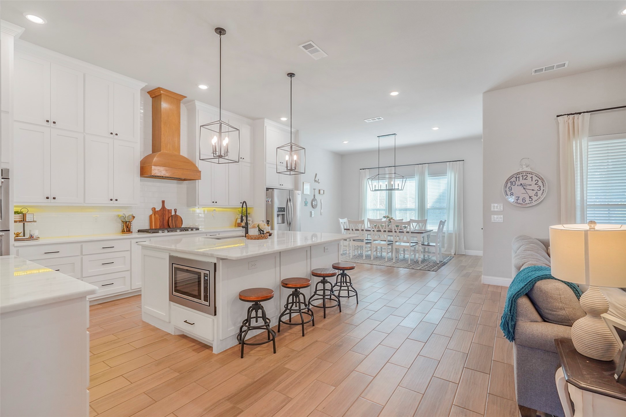 108 Southwood Drive Burleson TX 76028