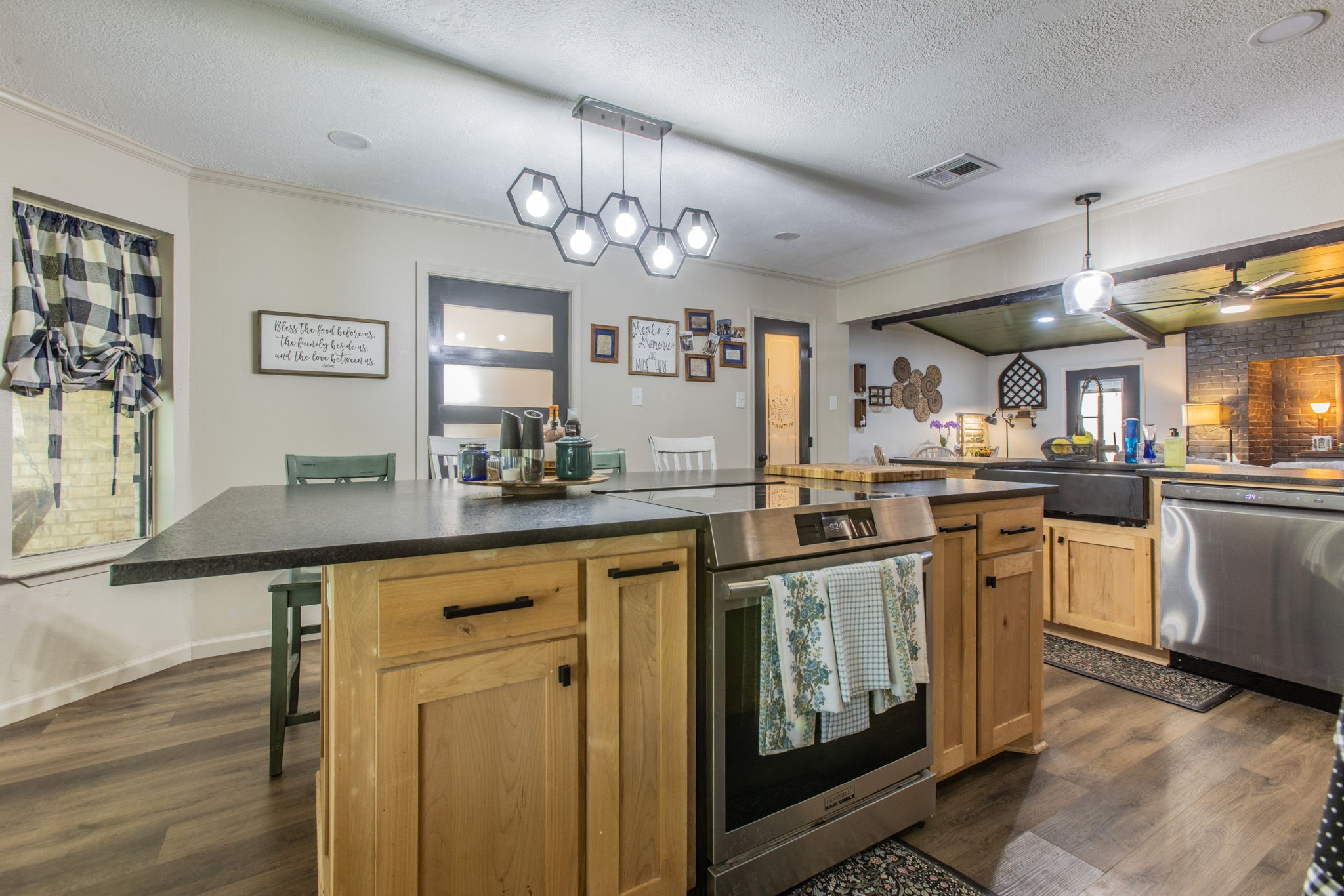 1608 Sunset Road Robinson TX 76706