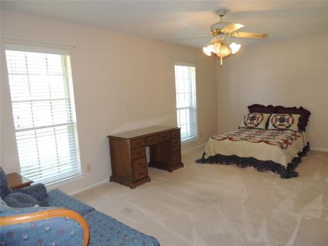 953 Meadowdale Circle Garland TX 75043
