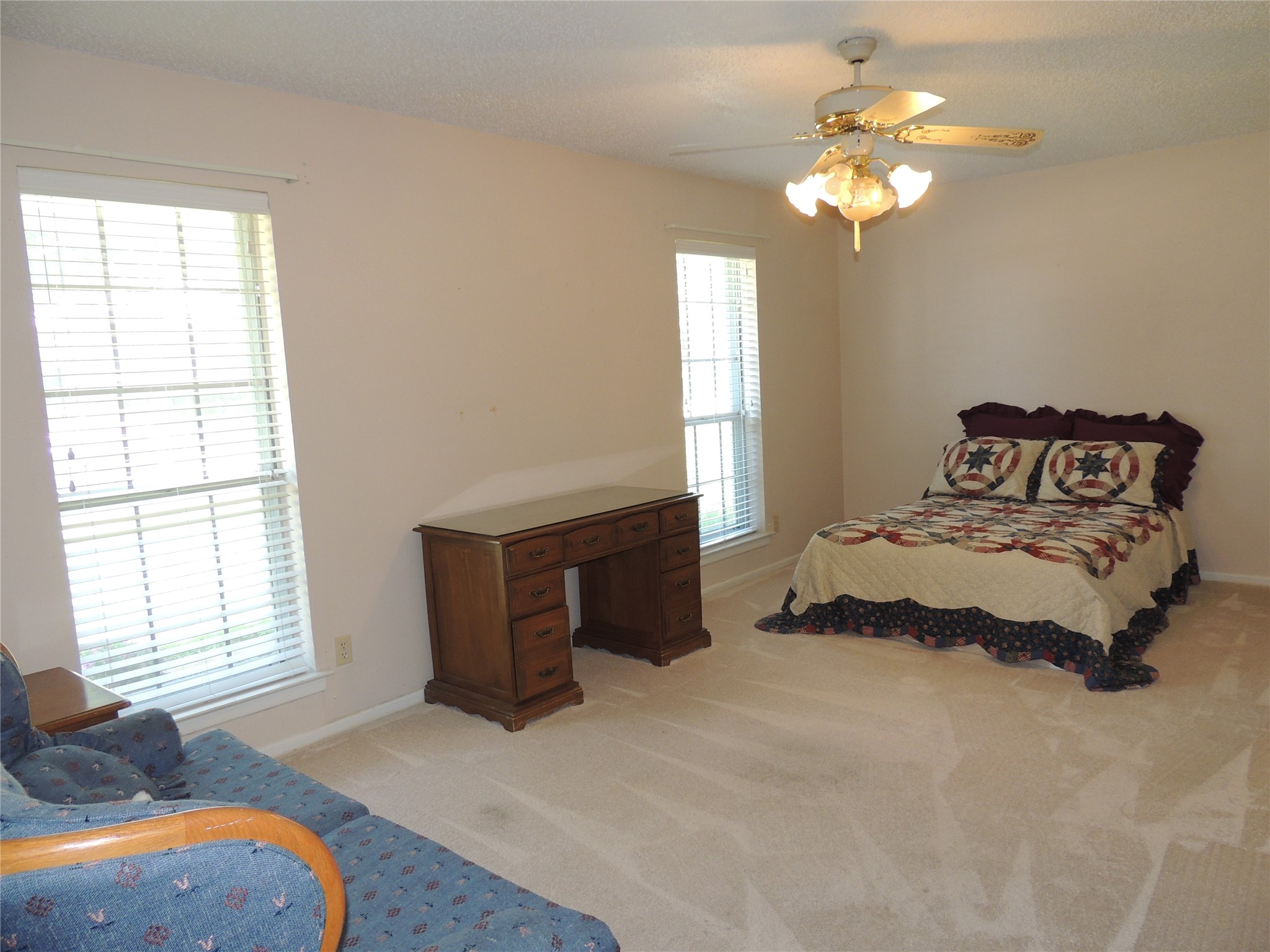 953 Meadowdale Circle Garland TX 75043