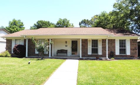 953 Meadowdale Circle Garland TX 75043