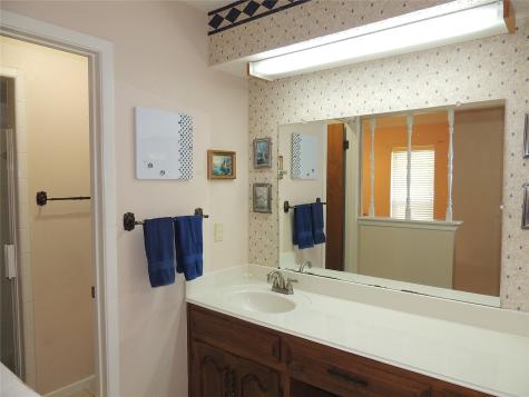 953 Meadowdale Circle Garland TX 75043