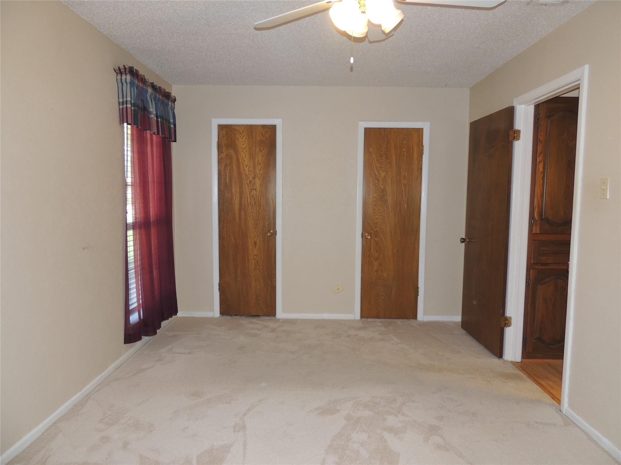 953 Meadowdale Circle Garland TX 75043