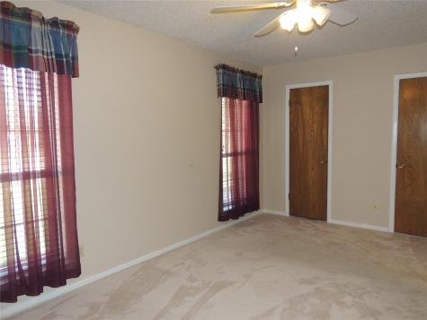 953 Meadowdale Circle Garland TX 75043