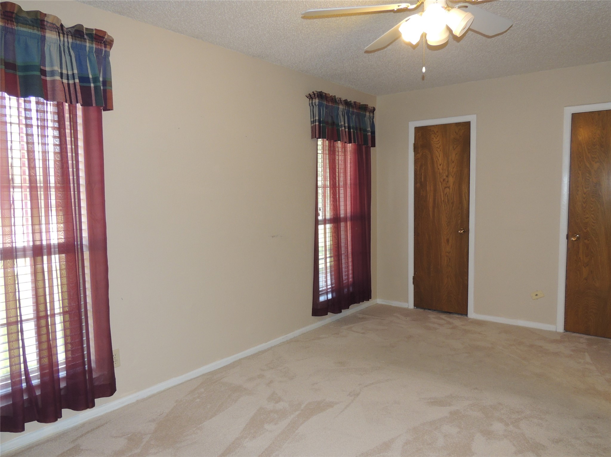 953 Meadowdale Circle Garland TX 75043