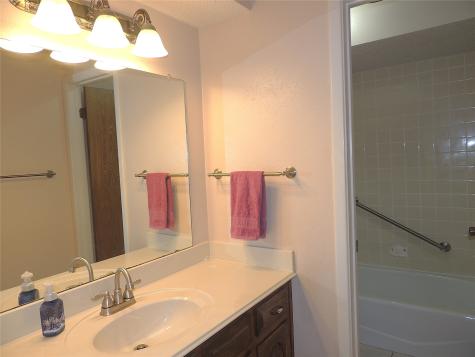 953 Meadowdale Circle Garland TX 75043