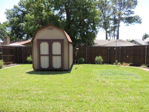 953 Meadowdale Circle Garland TX 75043