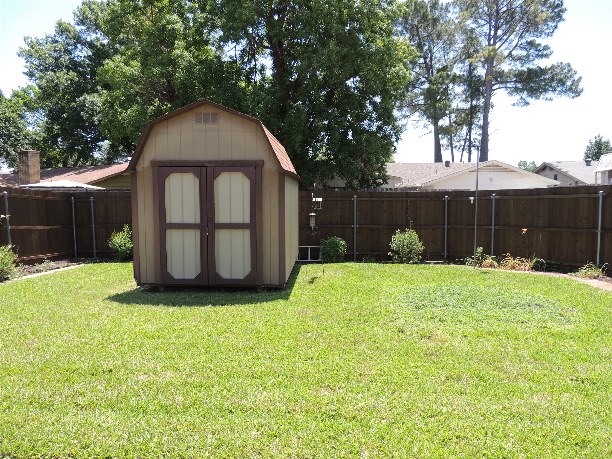 953 Meadowdale Circle Garland TX 75043