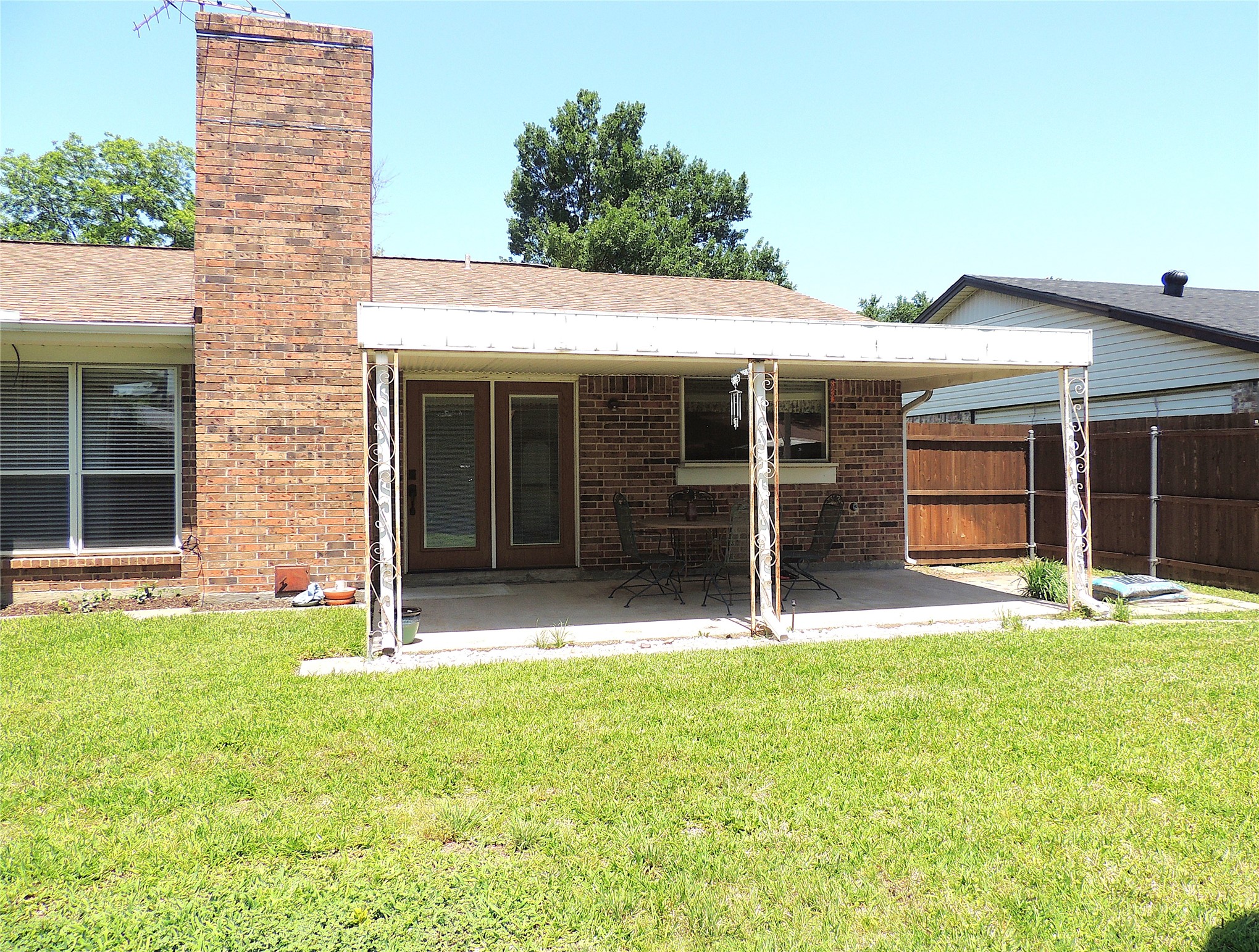 953 Meadowdale Circle Garland TX 75043