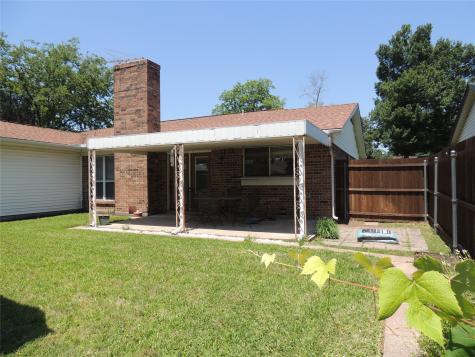 953 Meadowdale Circle Garland TX 75043
