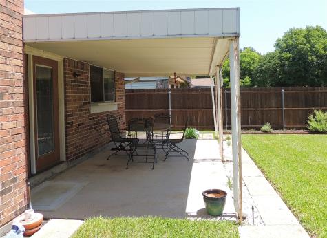 953 Meadowdale Circle Garland TX 75043