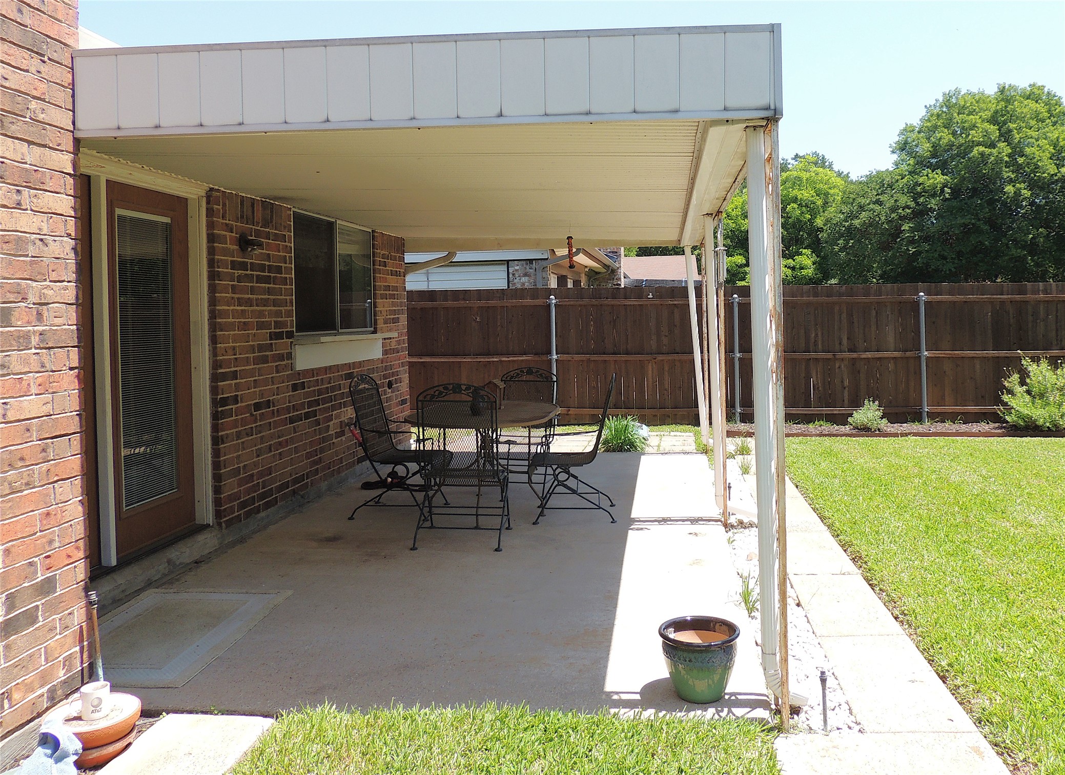 953 Meadowdale Circle Garland TX 75043