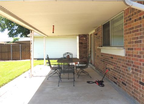953 Meadowdale Circle Garland TX 75043