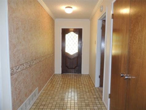 953 Meadowdale Circle Garland TX 75043