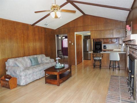 953 Meadowdale Circle Garland TX 75043