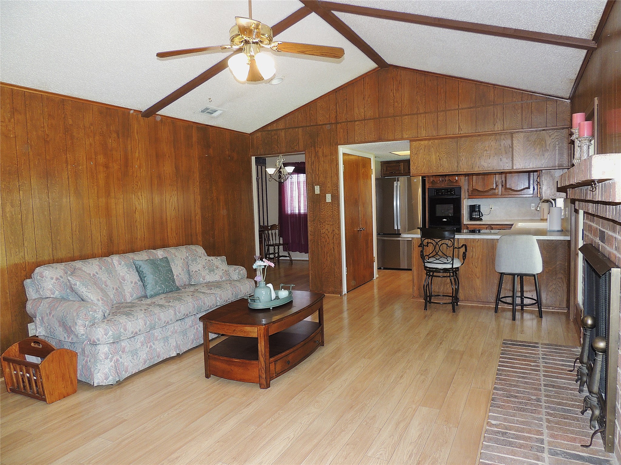 953 Meadowdale Circle Garland TX 75043