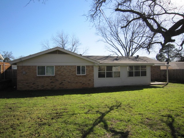 1610 Toplea Drive Euless TX 76040