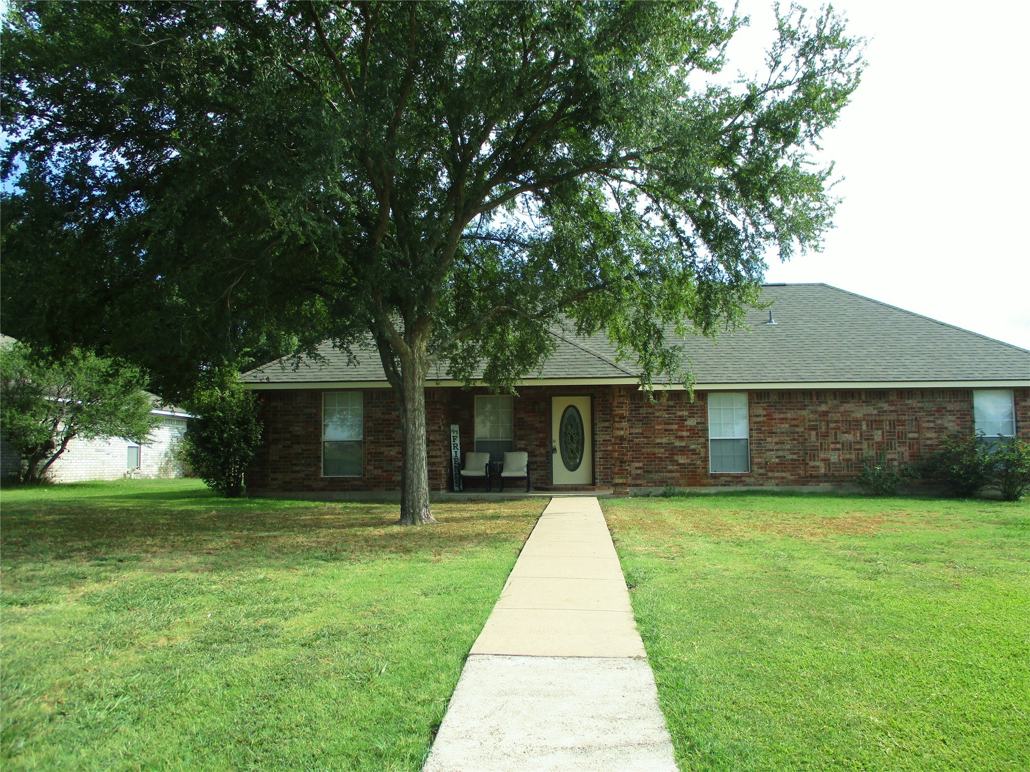 1020 W Russell Avenue Bonham TX 75418