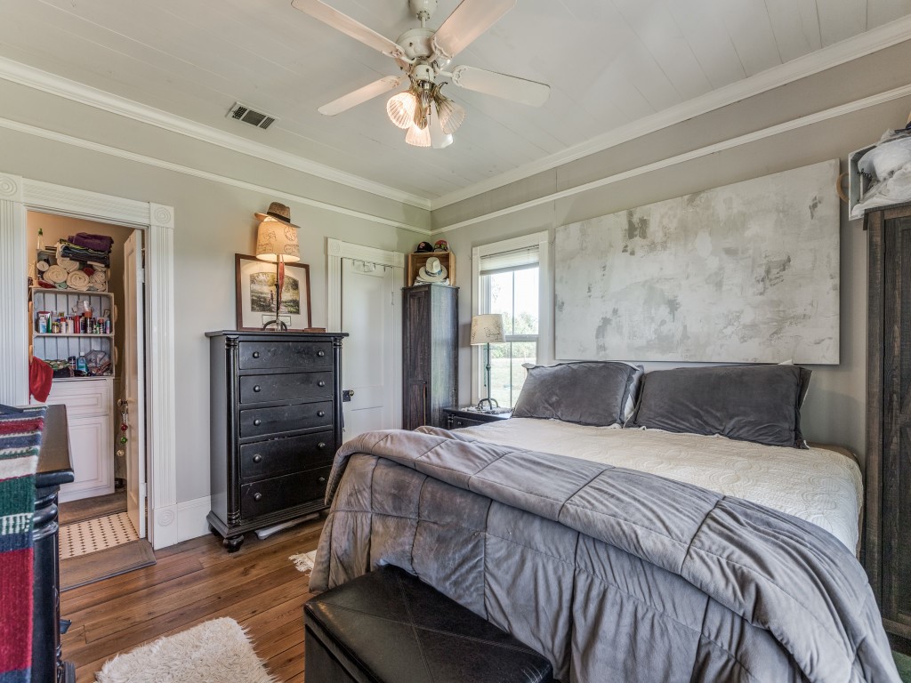 392 Mount Pleasant Road Valley View TX 76272