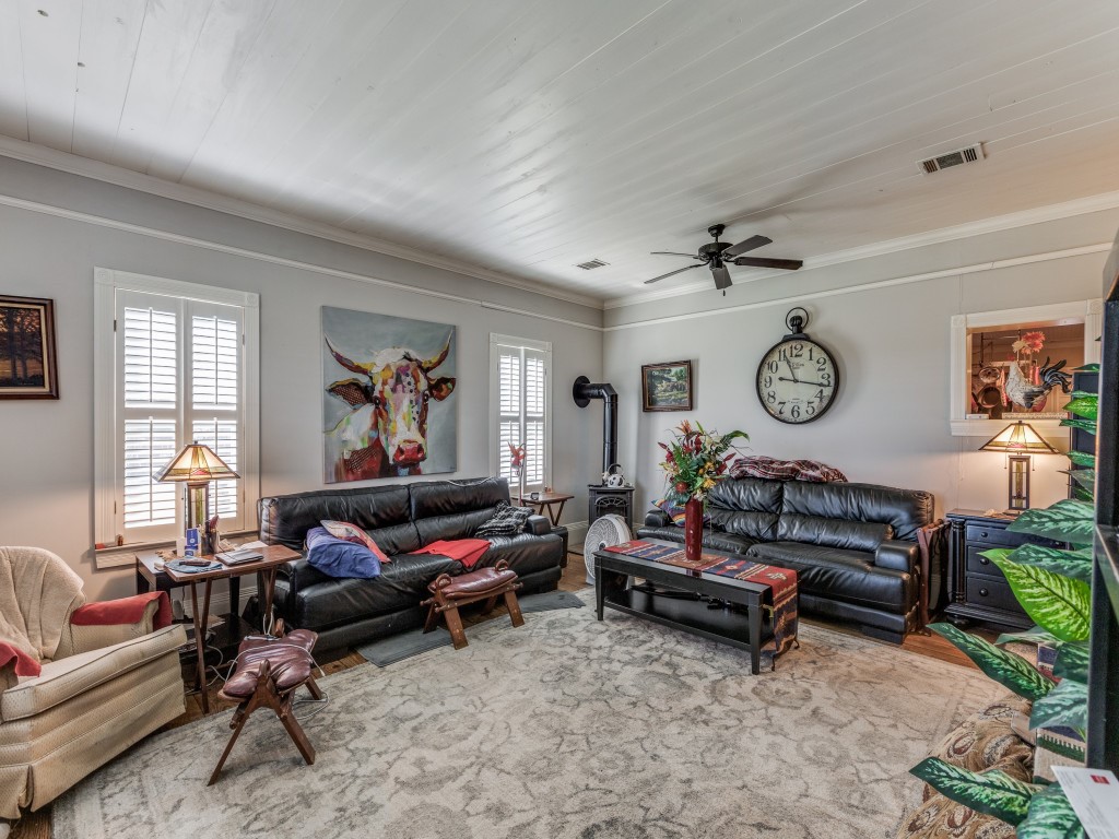392 Mount Pleasant Road Valley View TX 76272