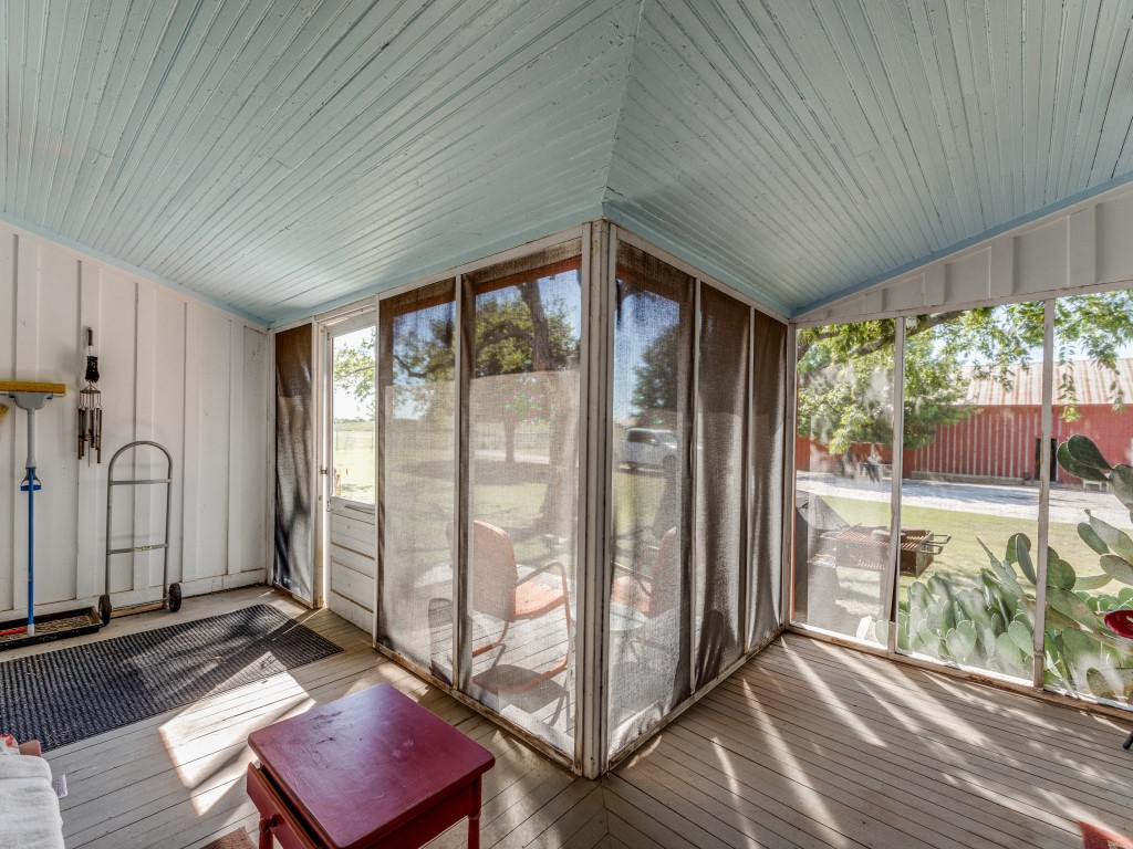 392 Mount Pleasant Road Valley View TX 76272