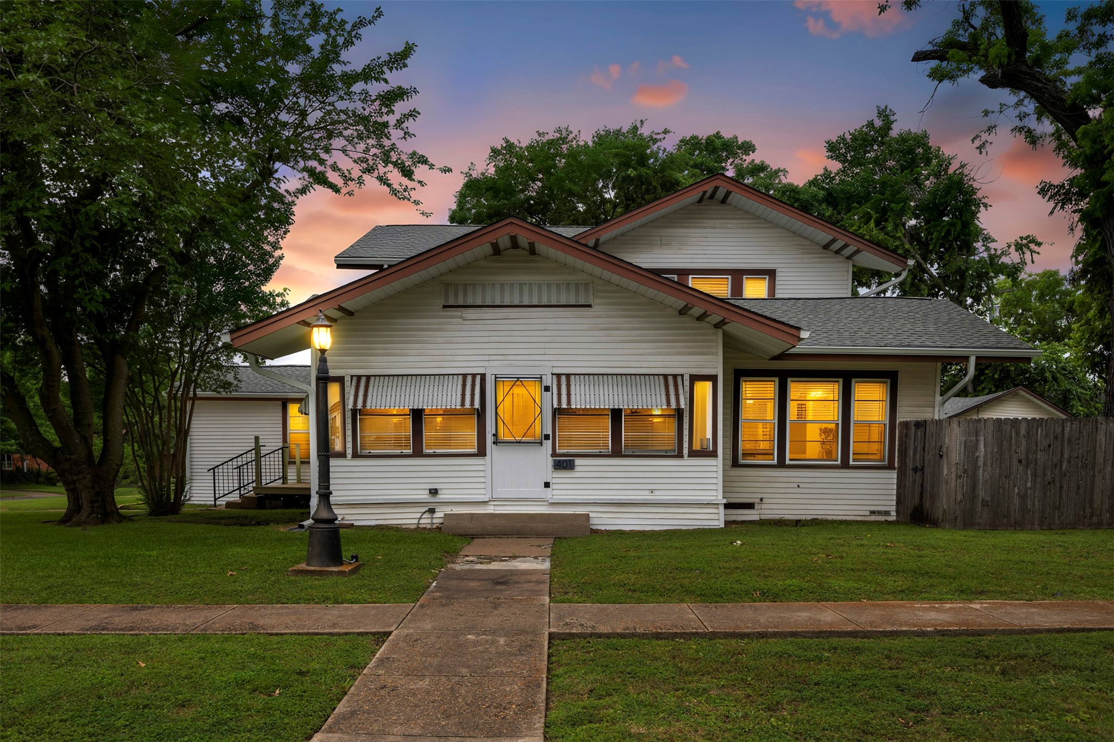 401 N Dallas Street Ennis TX 75119