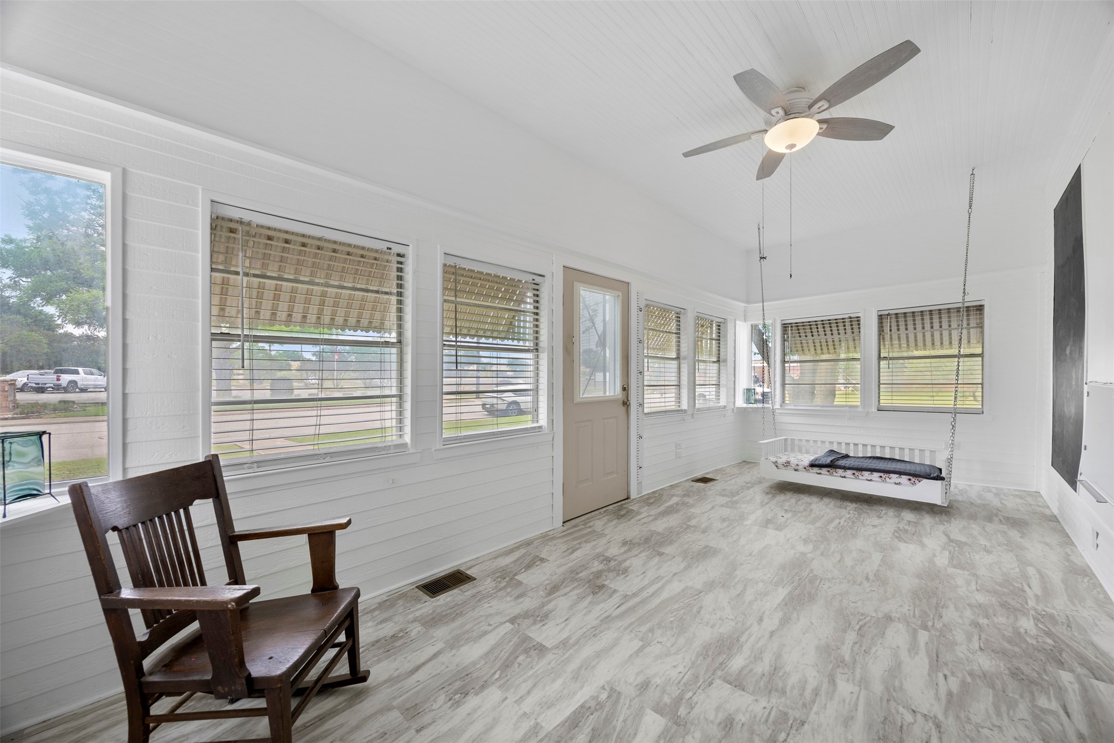 401 N Dallas Street Ennis TX 75119