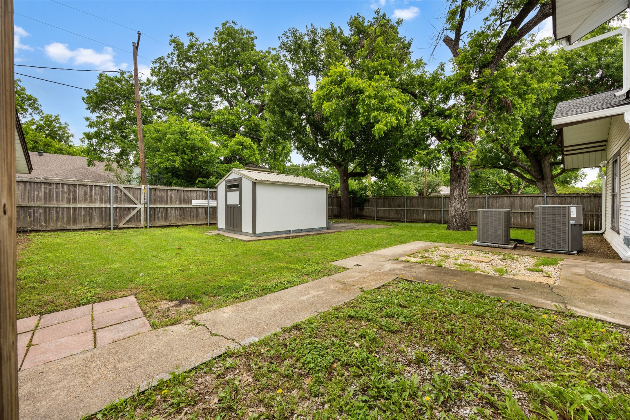 401 N Dallas Street Ennis TX 75119