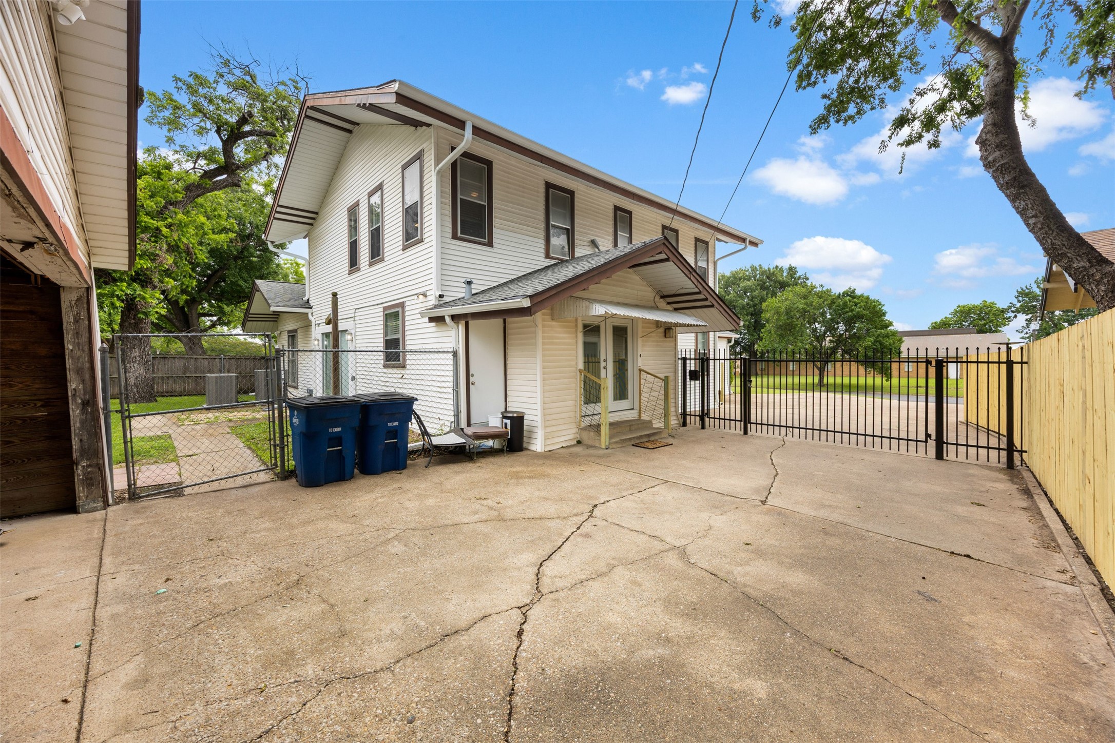 401 N Dallas Street Ennis TX 75119