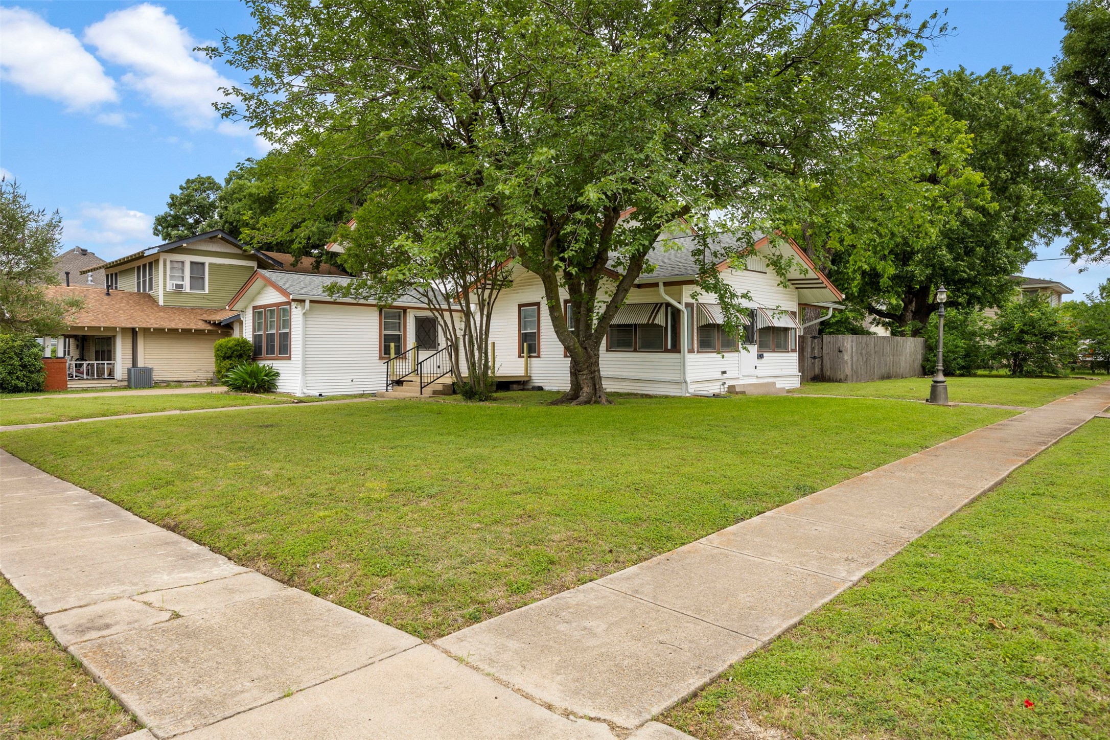 401 N Dallas Street Ennis TX 75119