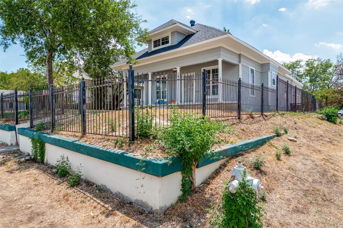 1500 E Rosedale Street Fort Worth TX 76104